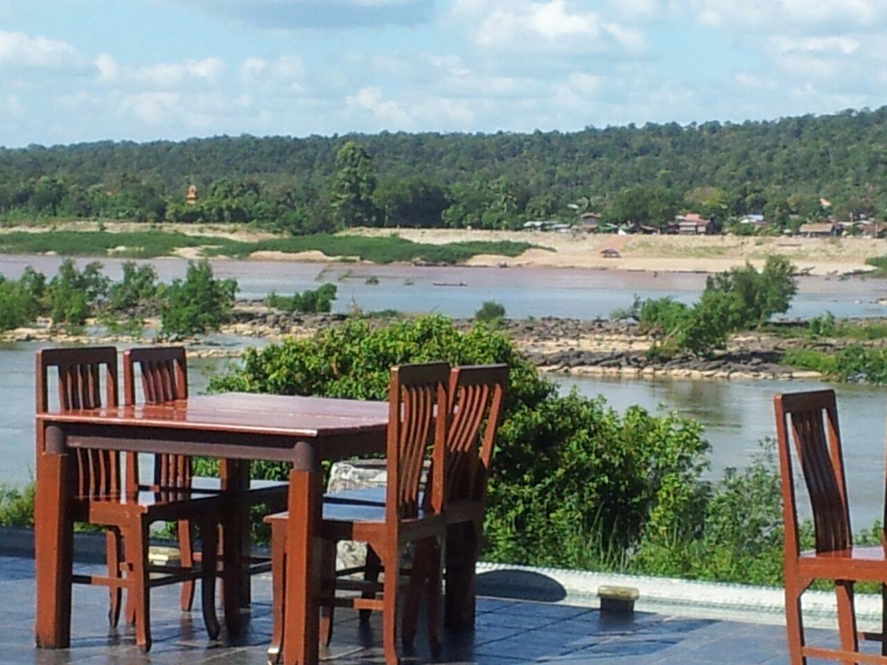 אכלתם פעם כופתאות שומשום שחור ברוטב תה ג'ינג'ר סיני במסעדה על גדת נהר המקונג?