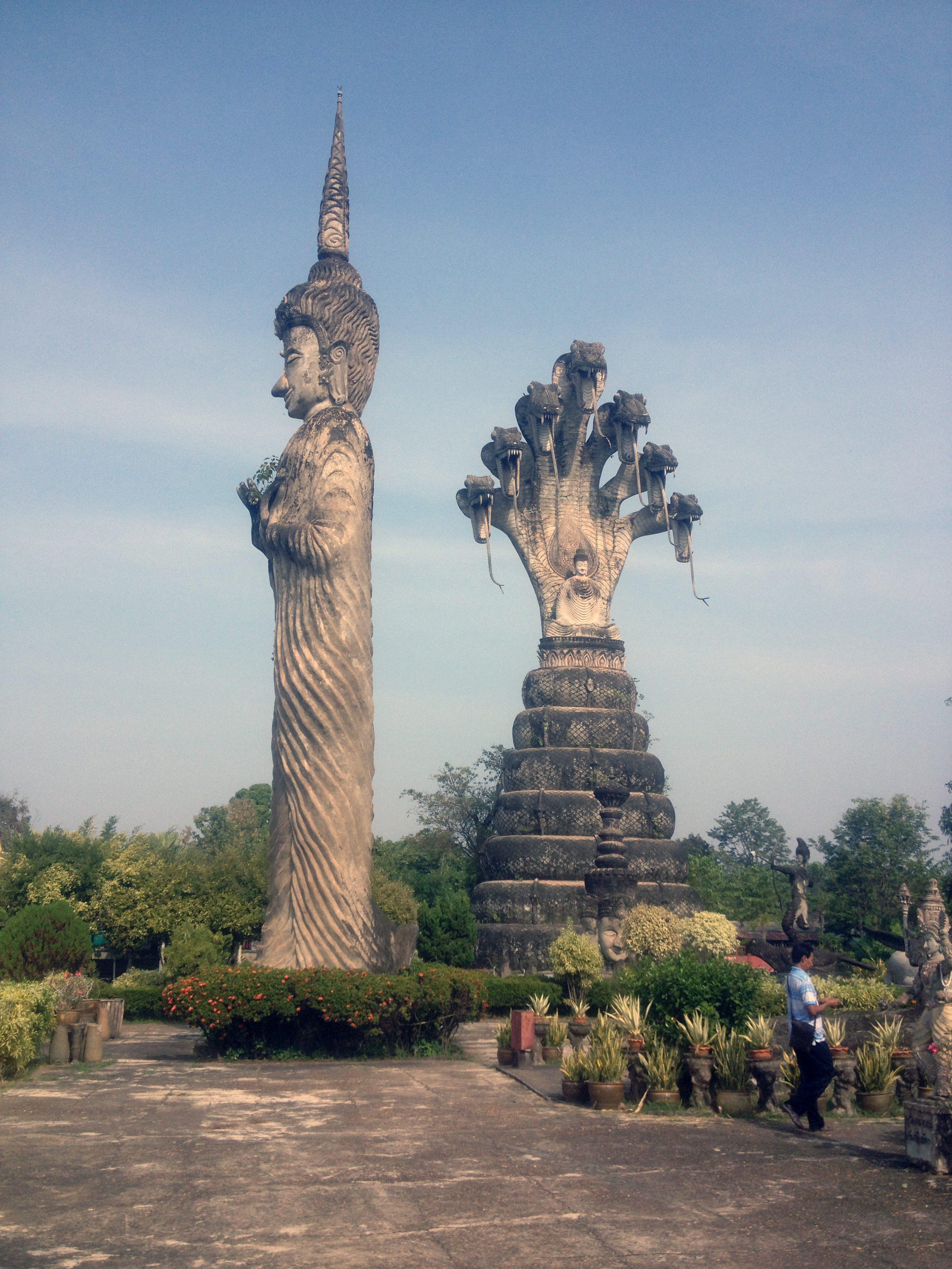 הגן הבודיהסטי המשוגע בנונג גקאי