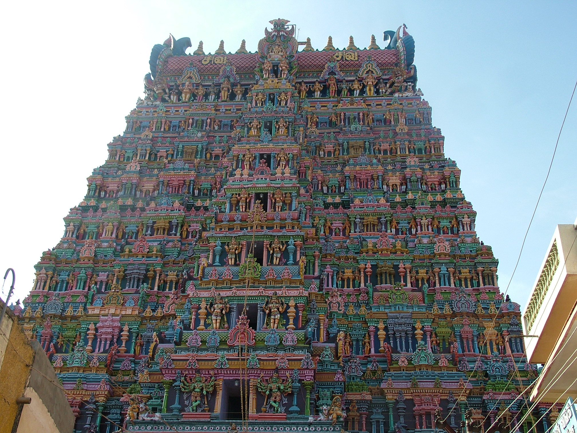 מה עושים במדוראי בערב כאשר האלה מינקשי עייפה ורוצה ללכת לישון?