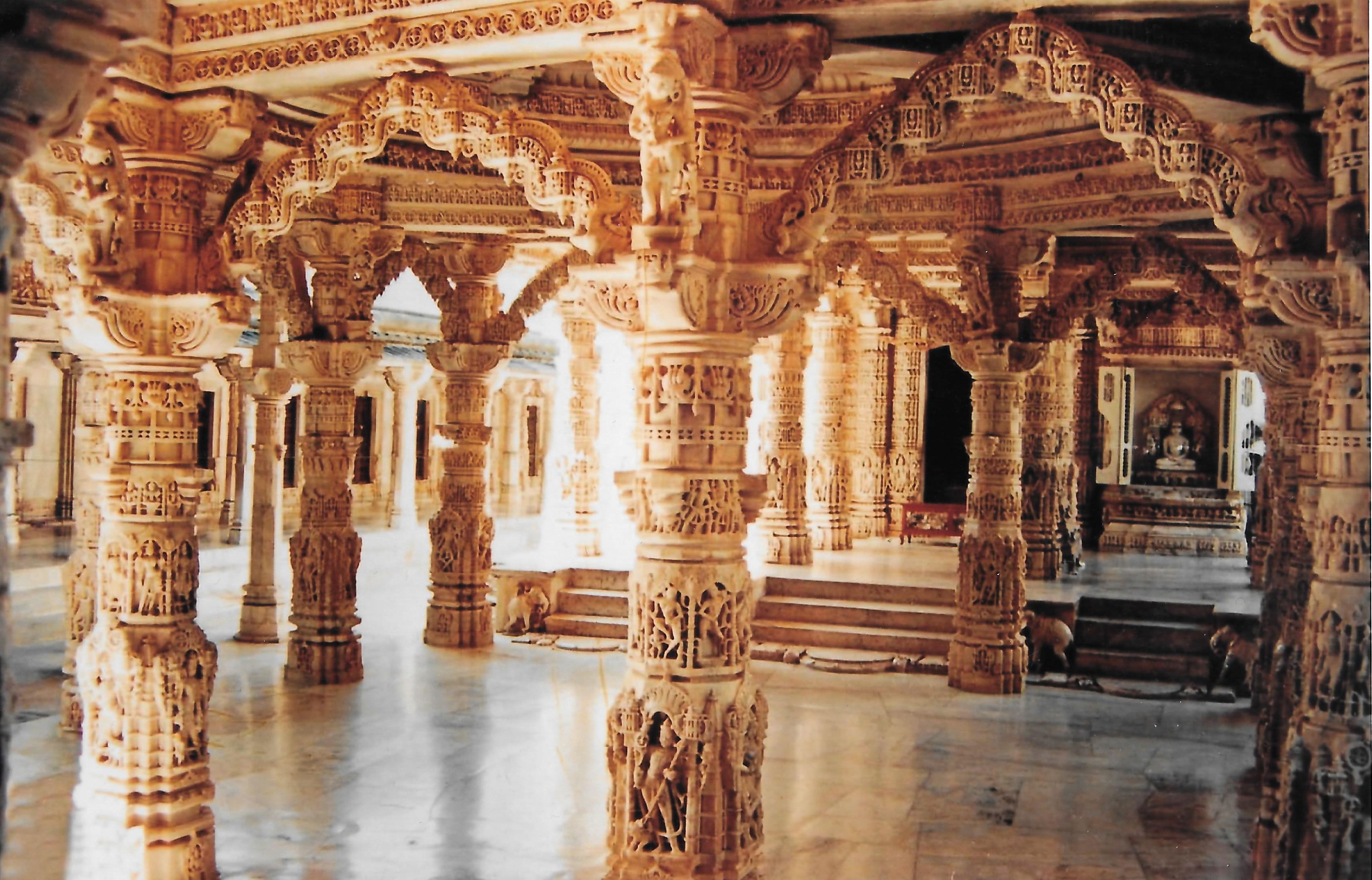 מקדש דילוורה במאונט אבו