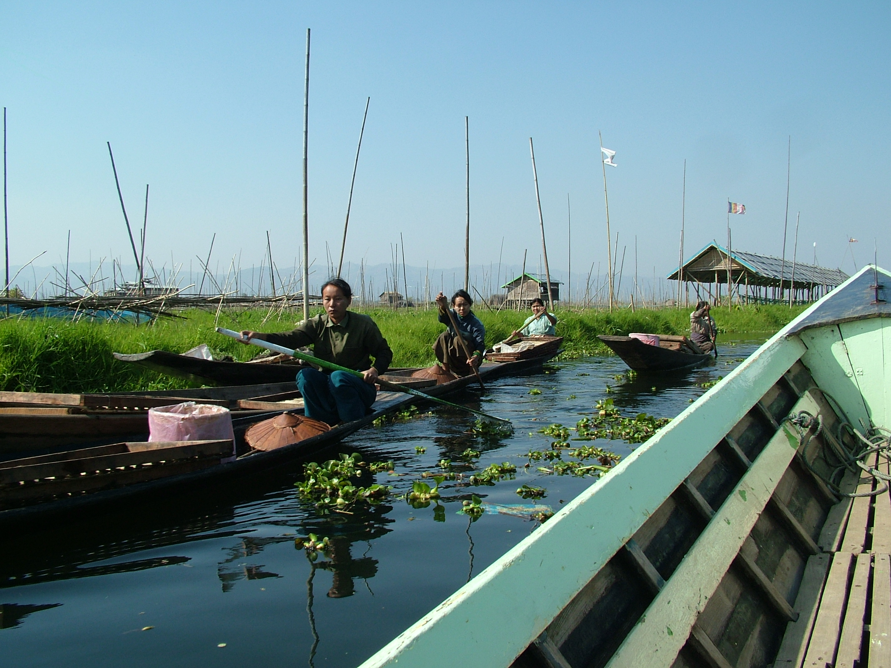 סירה באגם אינלה