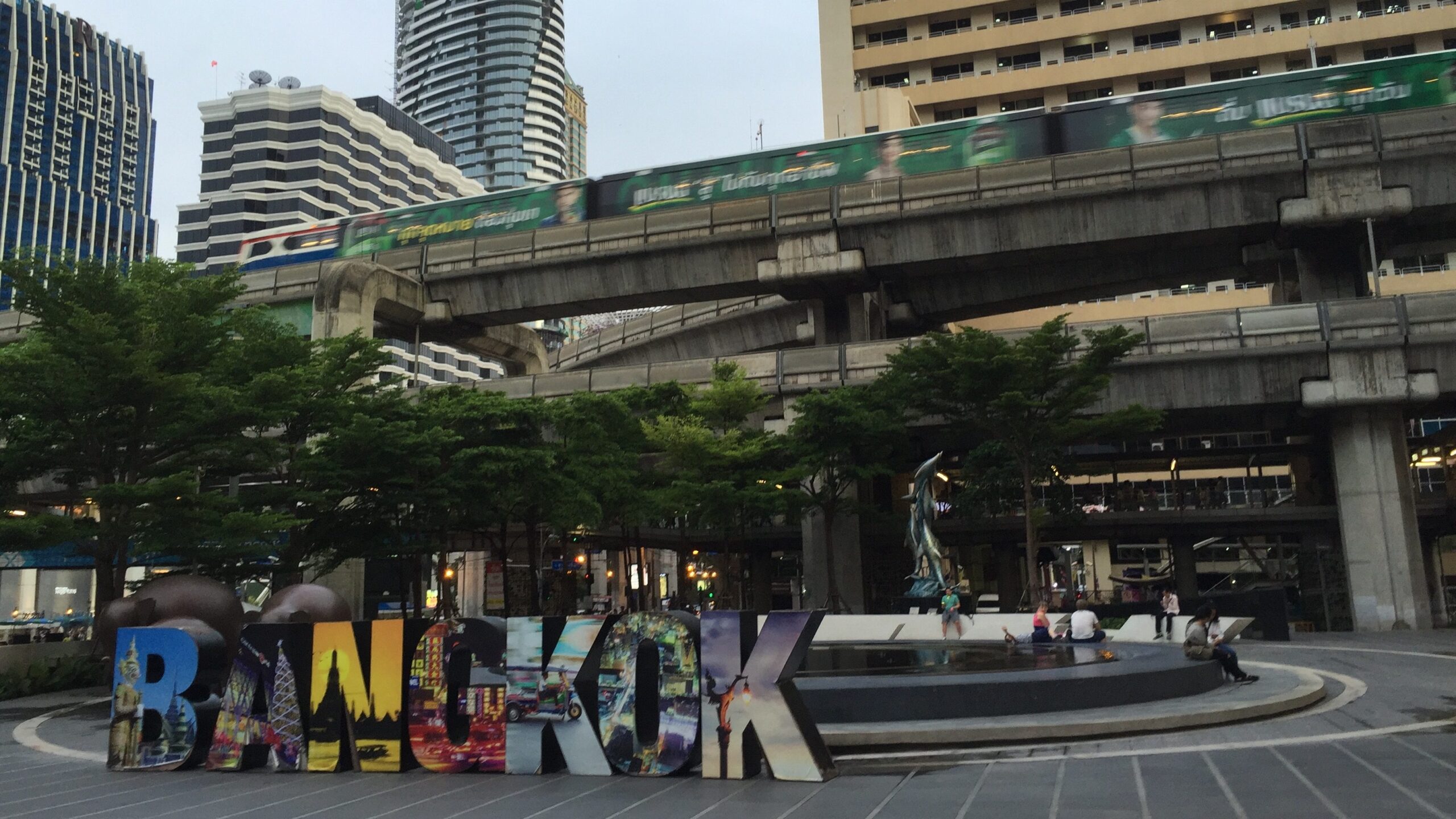 למה לי בנגקוק עכשיו?