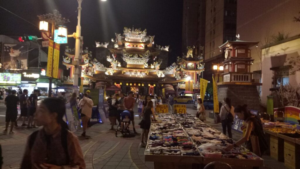 שוק הלילה ? ומקדש סונגצ'אן