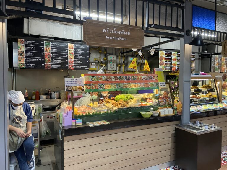 vegan food at central plaza mall chiang mai airport