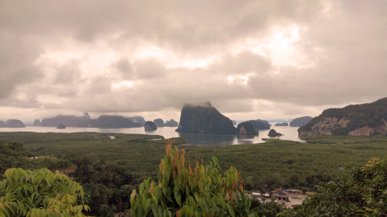 נקודת תצפית על מפרץ פנג נגה תאילנד