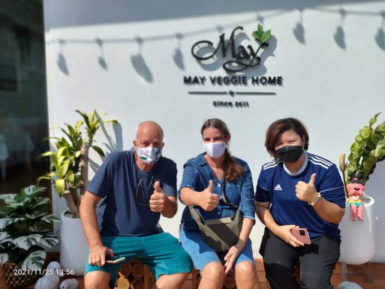 מסעדה טבעונית מי וג'י הום בנגקוק