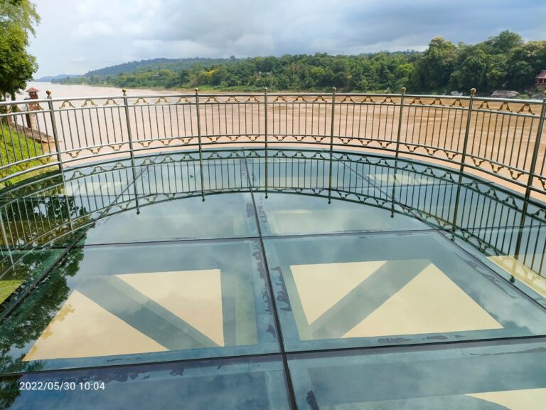 sky walk Wat Hin Mak Peng