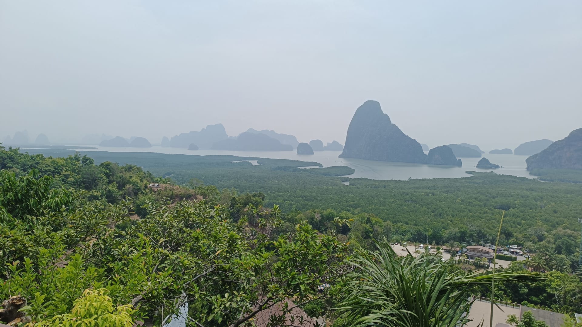 מלונות ואטרקציות בדרך מבנגקוק ועד קראבי. 2024