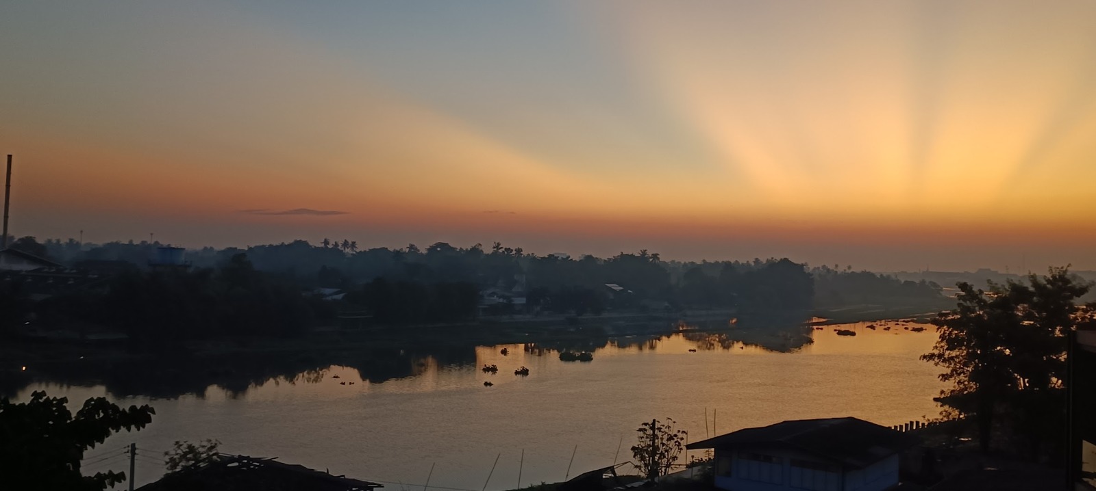 ירוק ושקט ב-Nakhon Pathom Neera Retreat