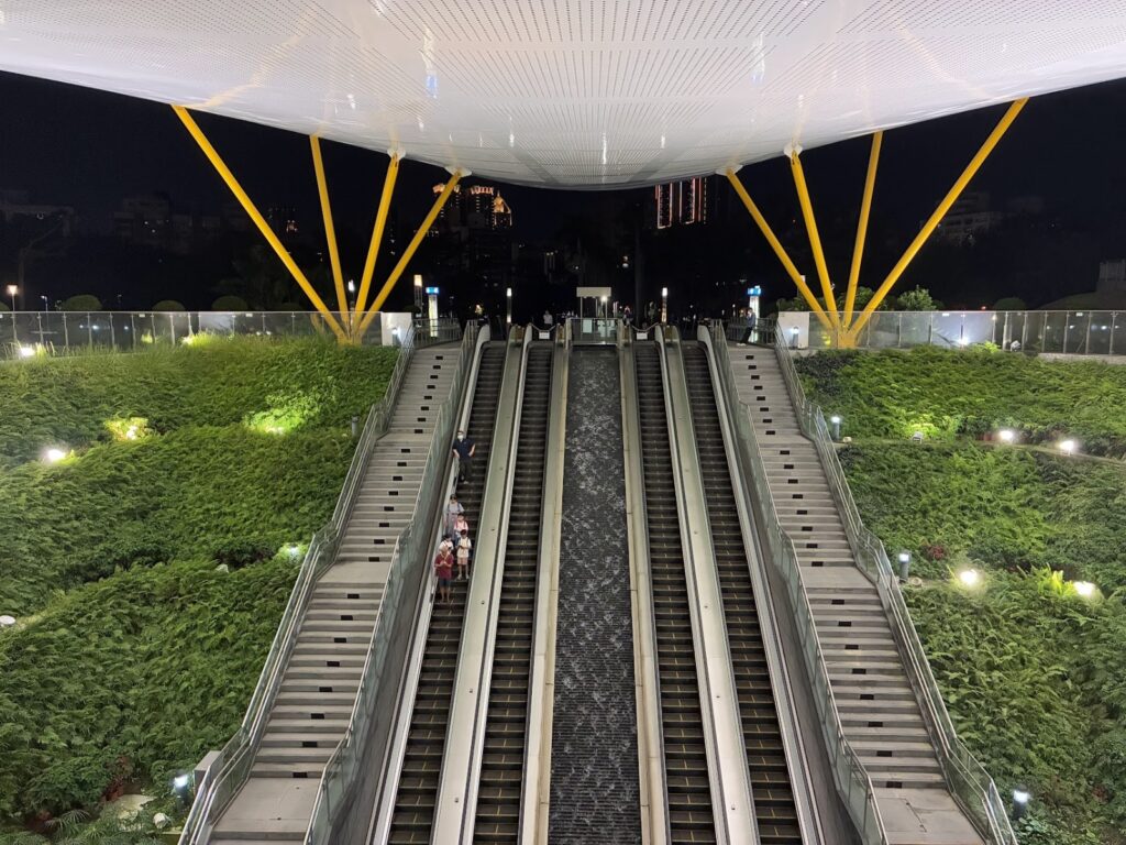  Kaohsiungat a train station  