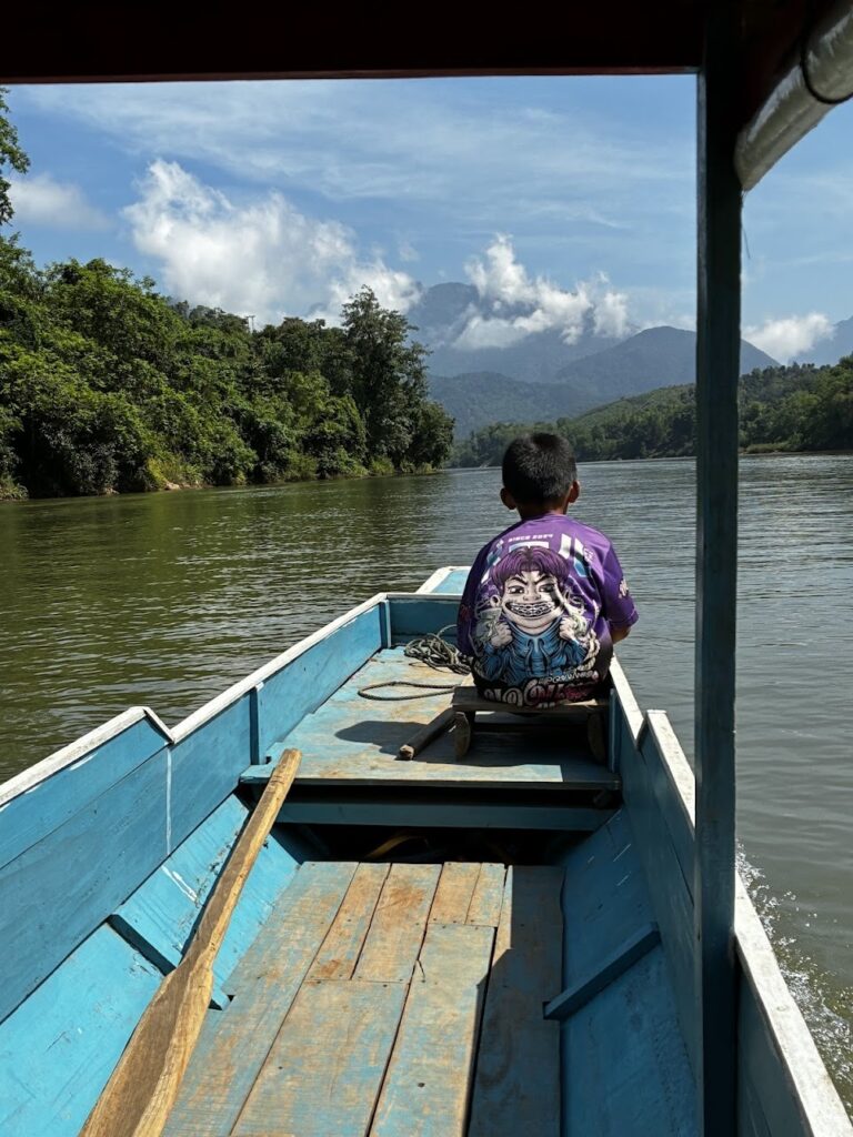 הפלגה לMuang Ngoy לאוס