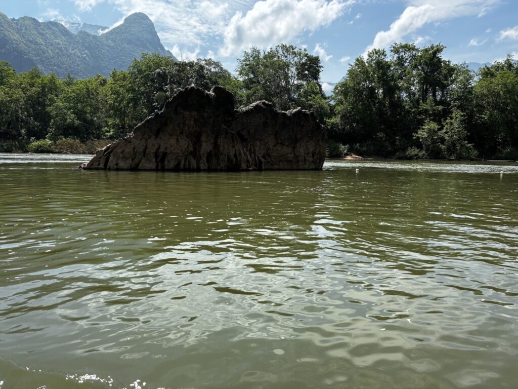 הפלגה לMuang Ngoy לאוס