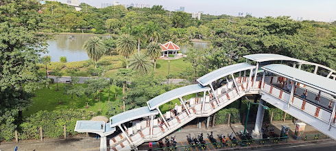 מבט לפארק צ'אטוצ'אק מתחנת הרכבת העילית