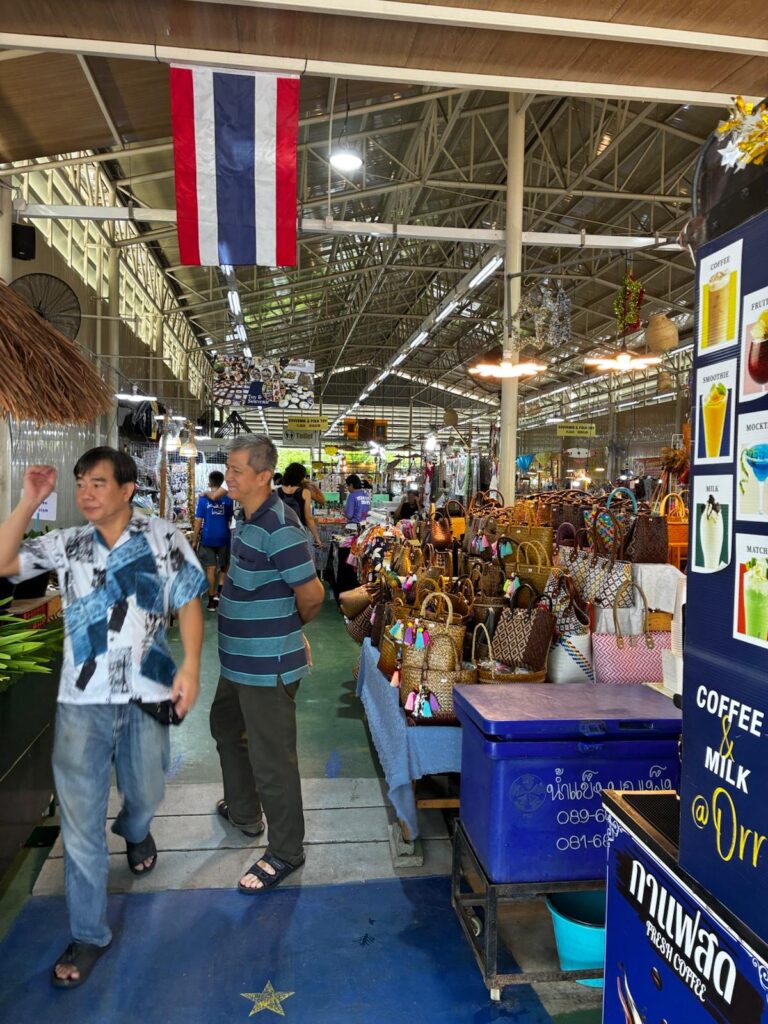 Klong Lat Mayom Floating Market