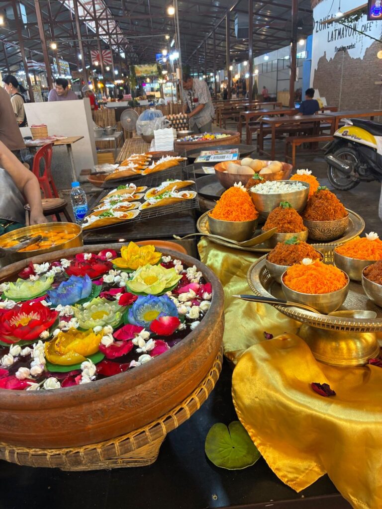 Klong Lat Mayom Floating Market