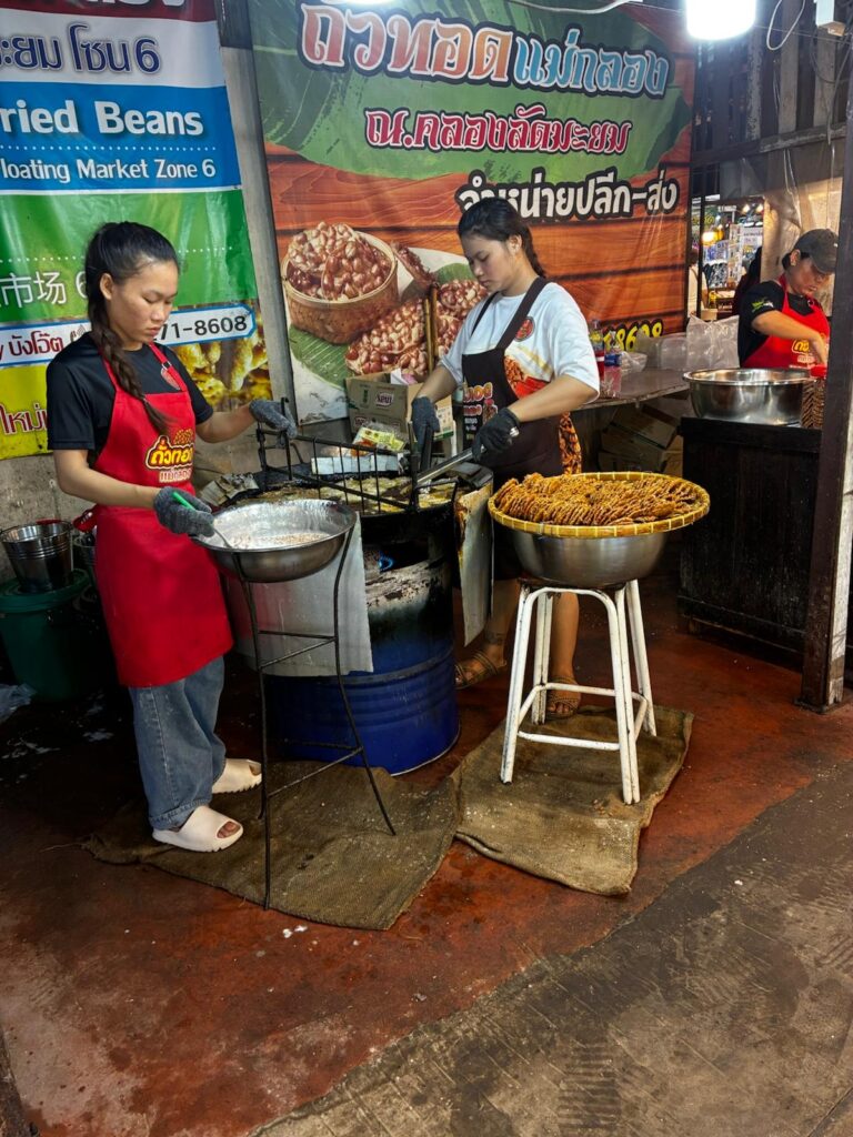 Klong Lat Mayom Floating Market