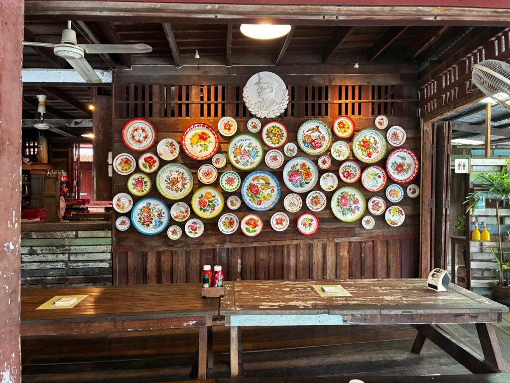 Si  Yaek Huatakhe Cafe & Guesthouse