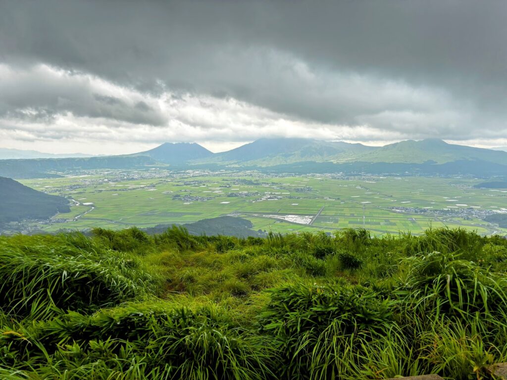 סביב להר הגעש ASO יפן