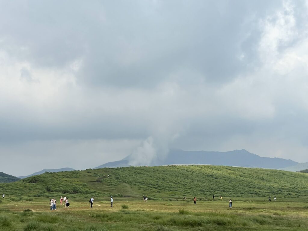 ליד מרכז המבקרים הר הגעש ASO יפן