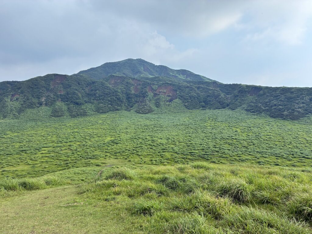 ליד מרכז המבקרים הר הגעש ASO יפן