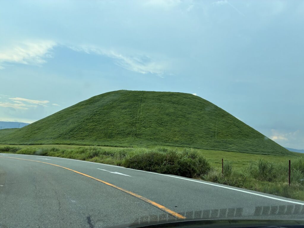 סביב להר הגעש ASO יפן