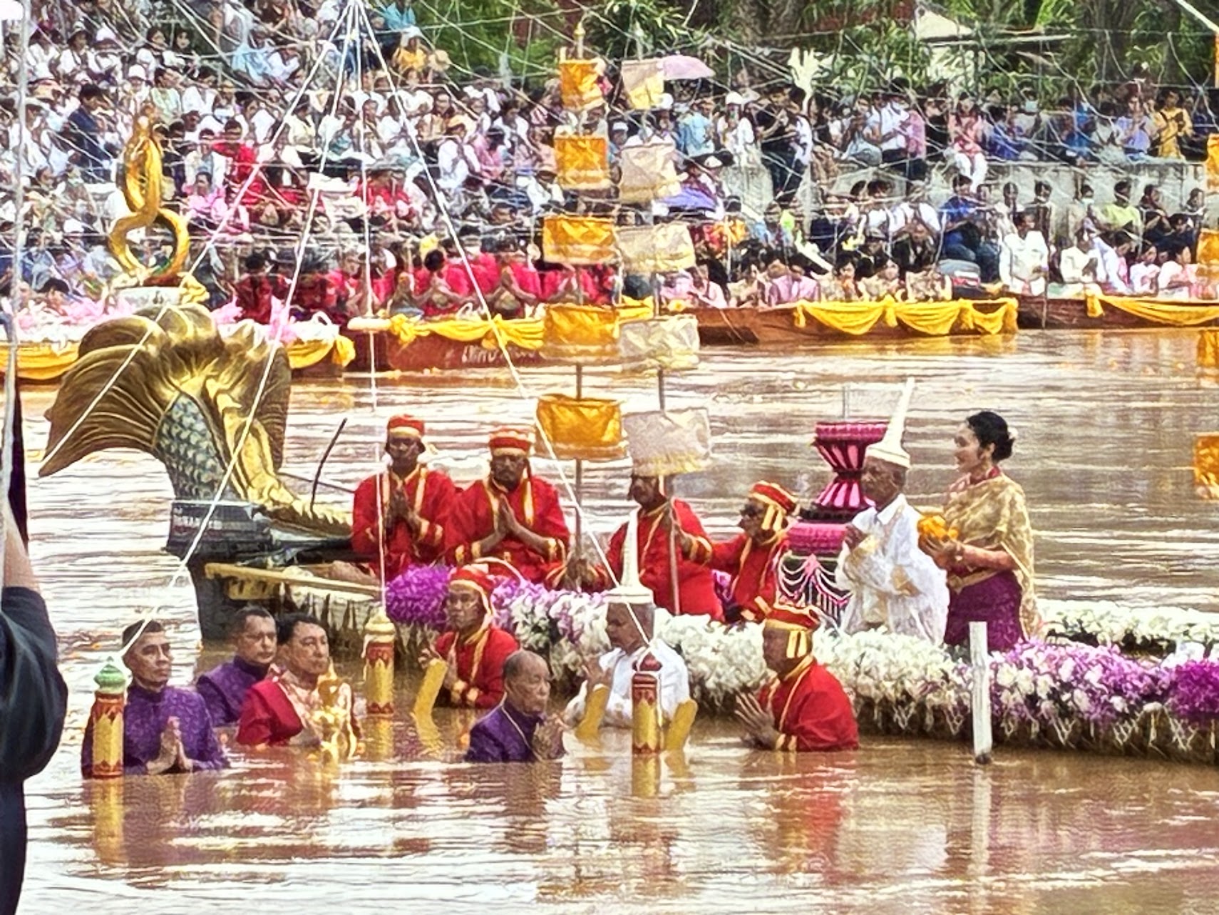 פסטיבל משגע ב- Phetachabun וטיול ב- Khao Kho