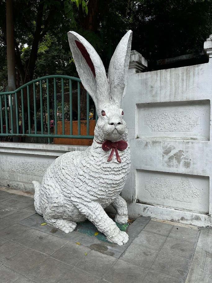 בנגקוק מחוץ למסלול: וינטג', שווקים נסתרים ואטרקציות מפתיעות. גם הילדים יהנו.