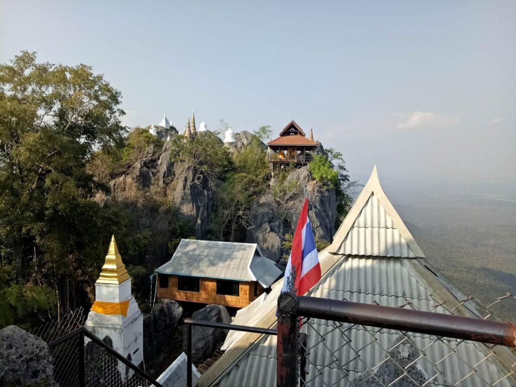 Wat Chaloem Phra Kiat Phrachomklao Rachanusorn Wat Chaloem Phra Kiat Phrachomklao Rachanusorn