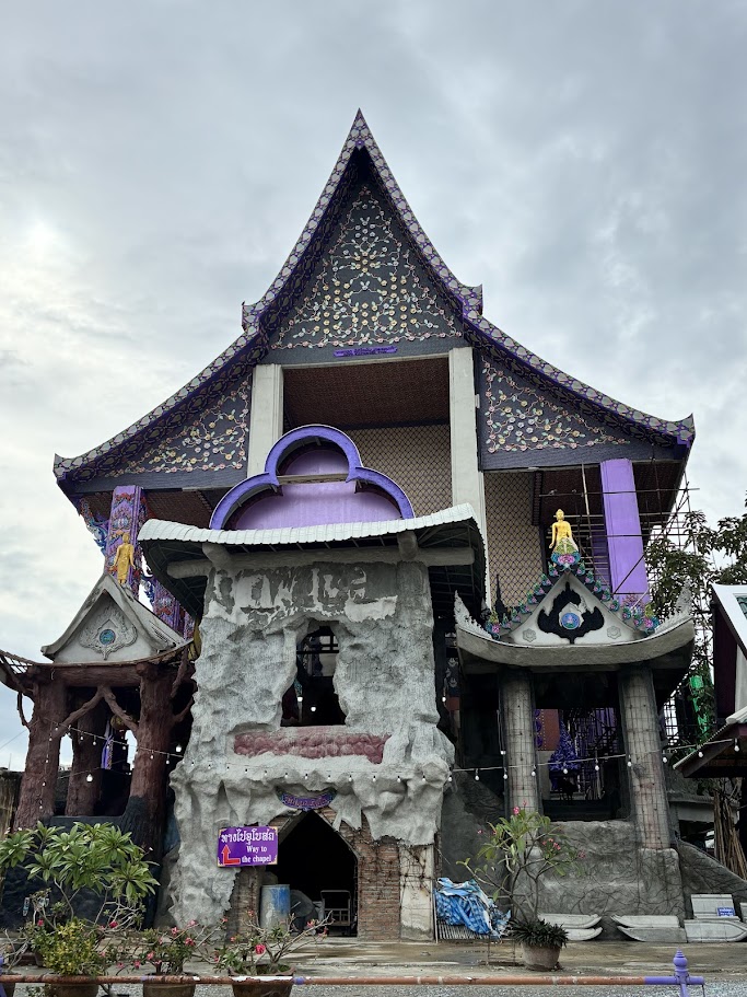 Wat Klang Khlong Watthana Ram