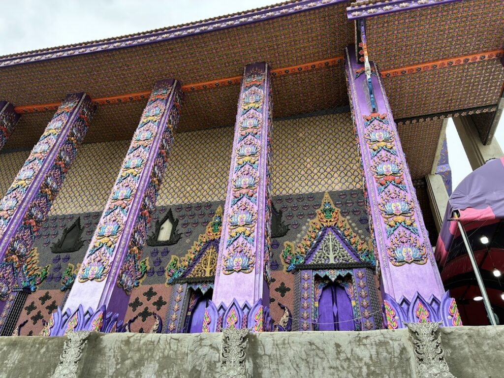 Wat Klang Khlong Watthana Ram