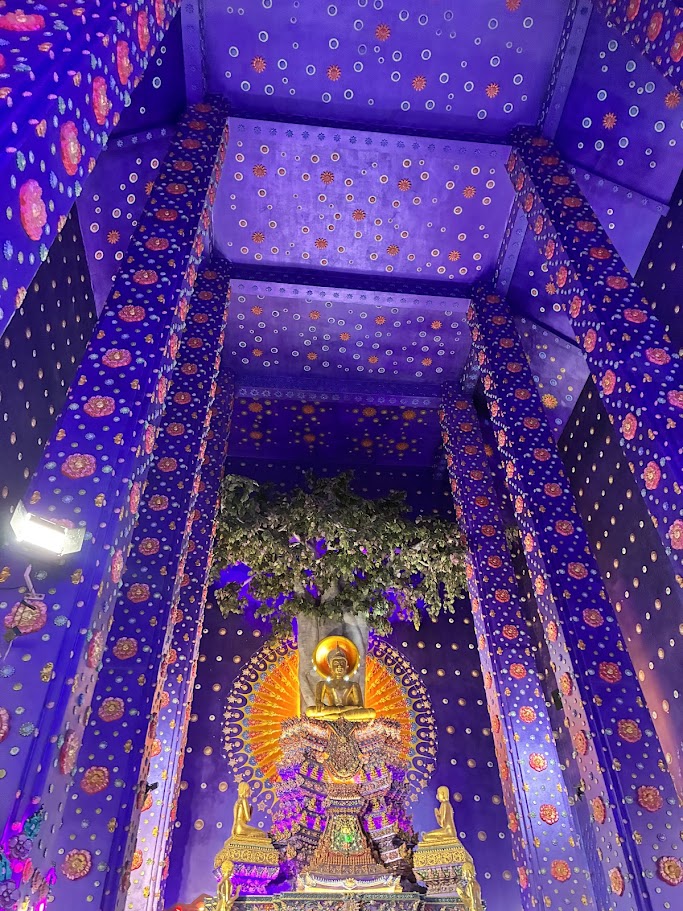 Wat Klang Khlong Watthana Ram
