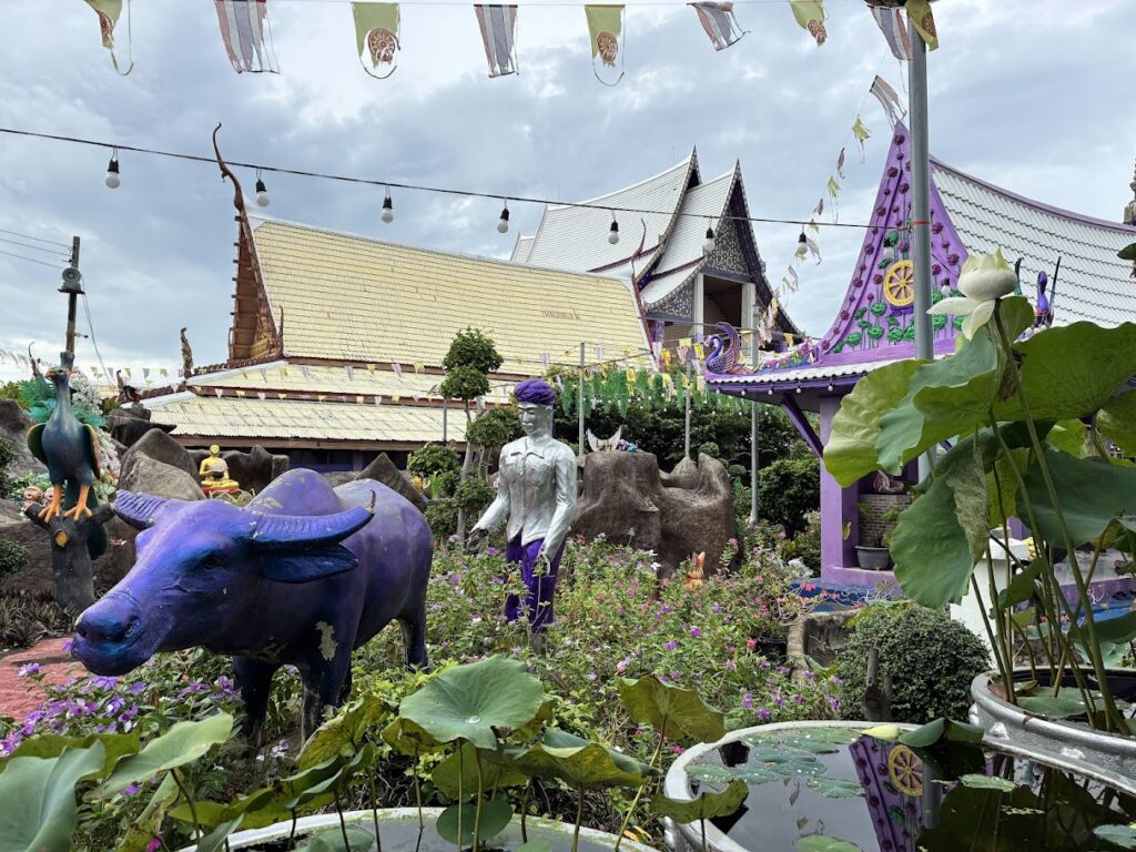 Wat Klang Khlong Watthana Ram